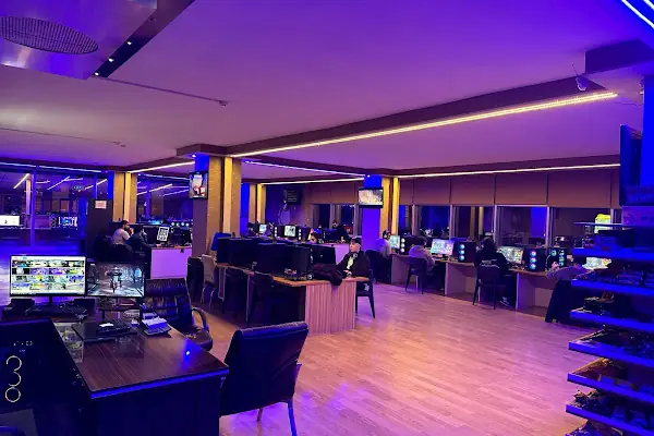 TAKIŞ GAME CENTER (E-Spor, Internet Cafe, Sim Racing,Playstation Salonu, Bilardo Salonu)