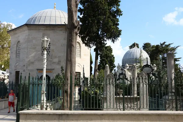 Gülbahar Hatun Türbesi