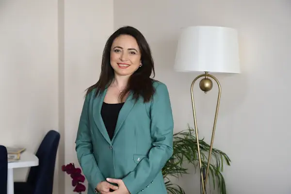 Uzman Psikolog Esra Aydınlı