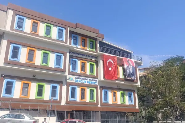 KÜÇÜKÇEKMECE BELEDİYESİ GENÇLİK MERKEZİ