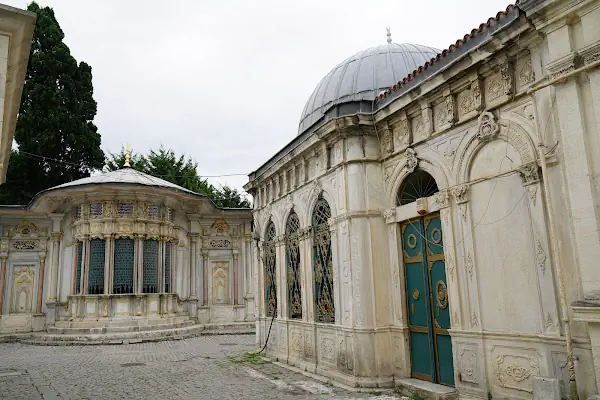 Prens Sabahattin Türbesi