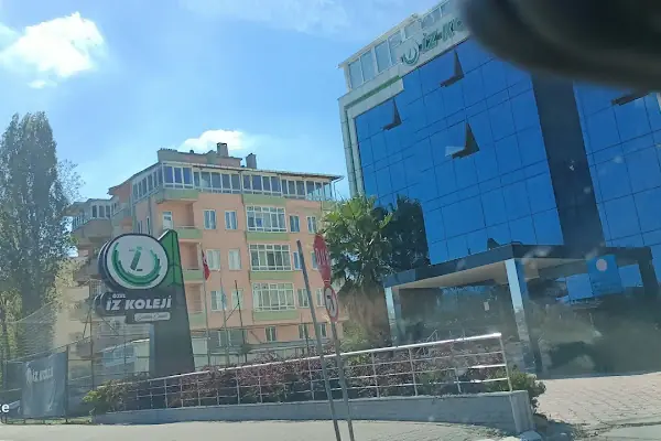 Balıkesir Özel İz Koleji Selma Caner Ortaokulu
