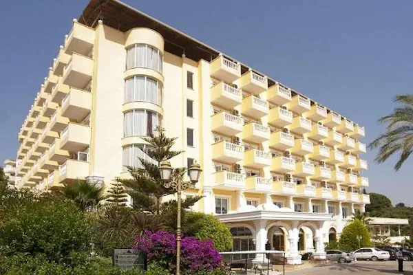 Fun Hill Resort Hotel