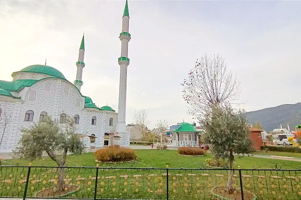 AKŞEMSEDDİN CAMİ