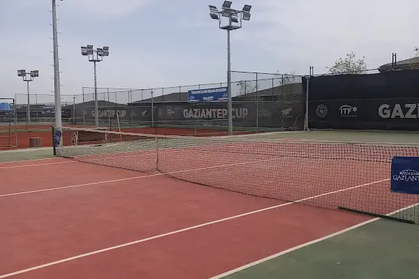 Mehmet Şimşek Tenis Kompleksi