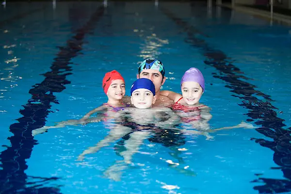 SWIMMING SCHOOL 1988