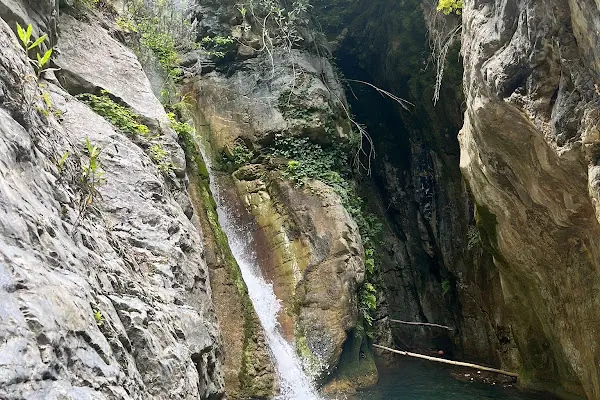 Saklı Vadi Şelalesi