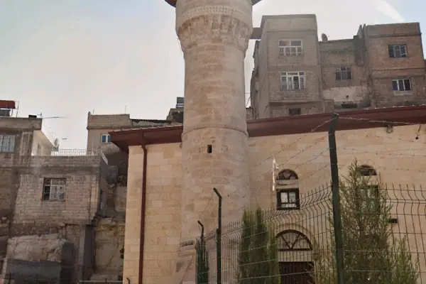 Eski Mağara Camii