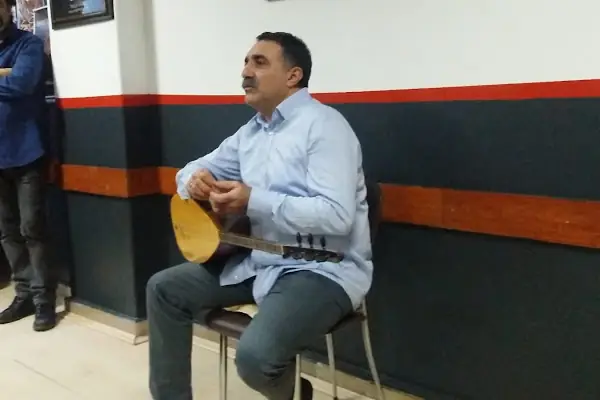 Trio Sanat Akademi & Müzik kursu & Keman Kursu & Şan Kursu & Bateri Kursu