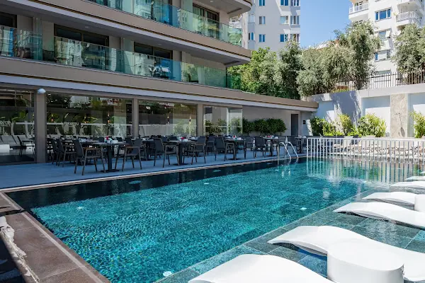 Awen Lara Hotel
