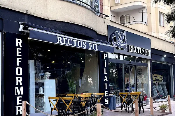Rectus Fit