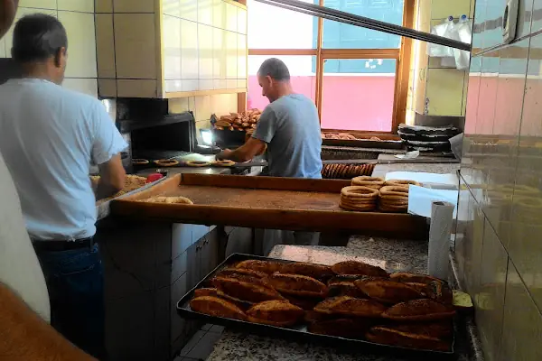 Tarihi Alsancak Gevrek Fırını