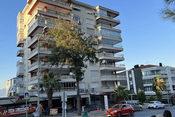 Ekonomi Üniversitesi