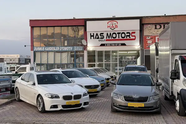 Has group motors