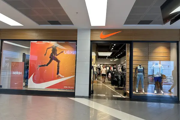Agora AVM Nike Mağazası