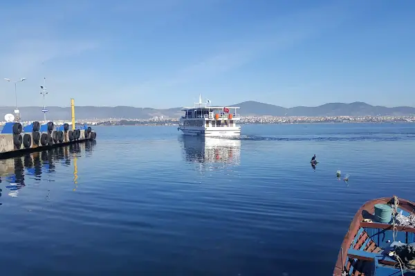 Değirmendere Vapur İskelesi