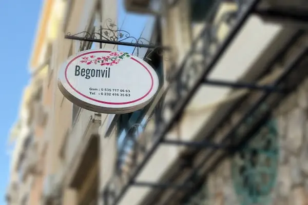 Karşıyaka Begonvil Pansiyon Konaklama