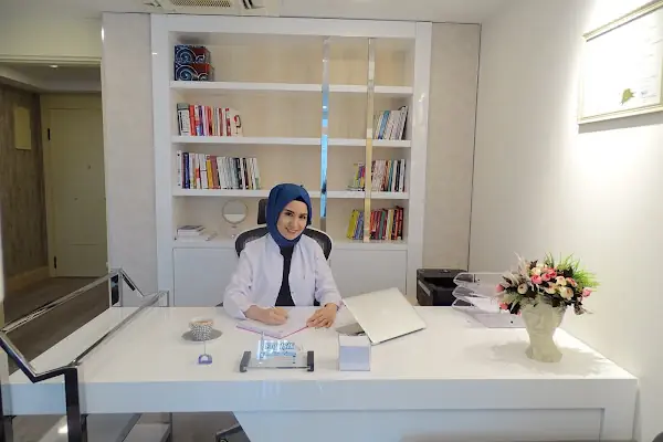 İzmir Psikolog - Uzman Klinik Psikolog Elif Işık Çebi