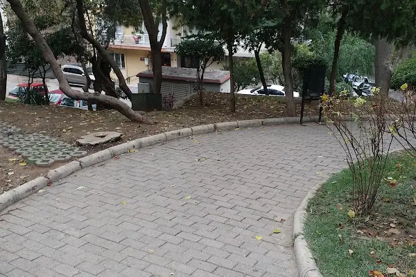 Kolej Parkı