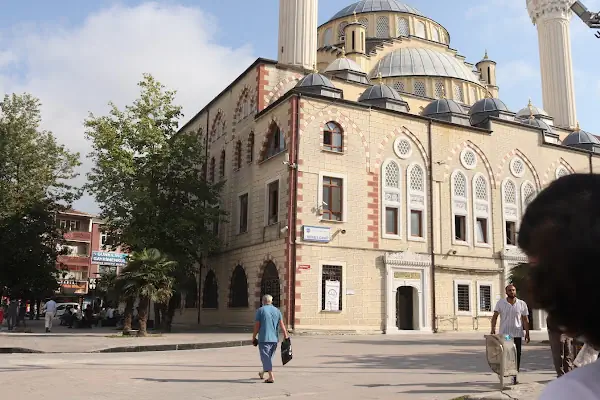 Arnavutköy Merkez Camii