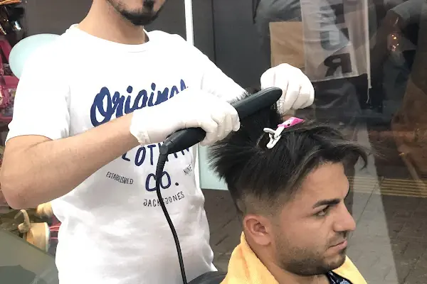 King Hairdresser (King Kuaför)