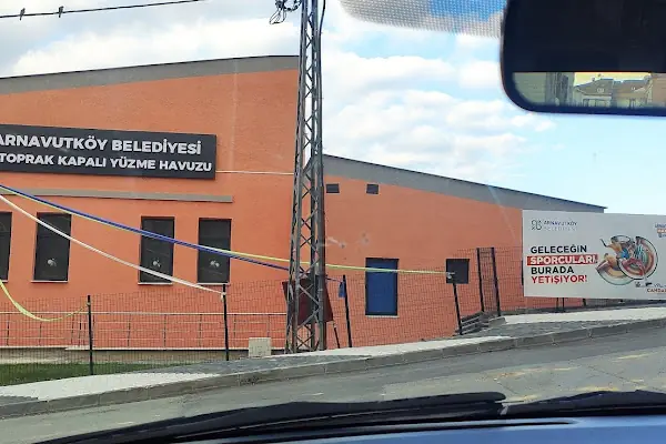 Aktoprak Yarı Olimpik Kapalı Yüzme Havuzu