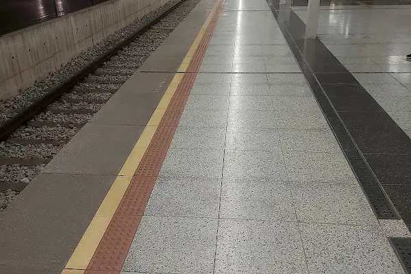 Hacivat / Esenevler Metro İstasyonu