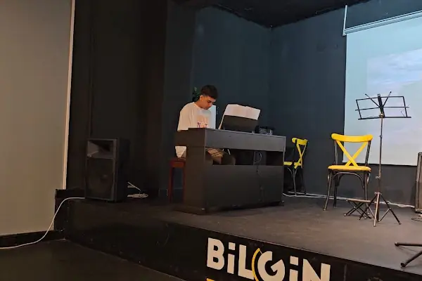 MKM SANAT Ataşehir piyano keman gitar tiyatro