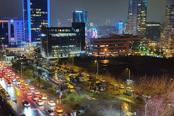 Batı Ataşehir Peronlar