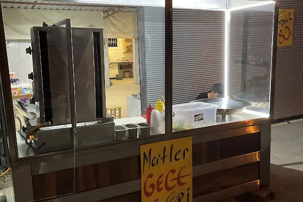 Mertler Gece Döner