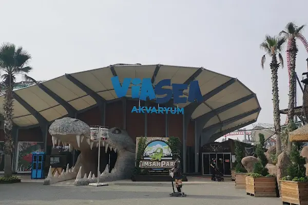 Toyzz Shop Viaport Marina Outlet