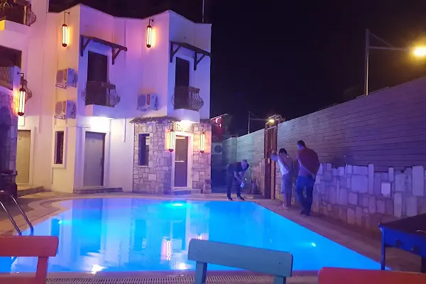 Maji Hotel