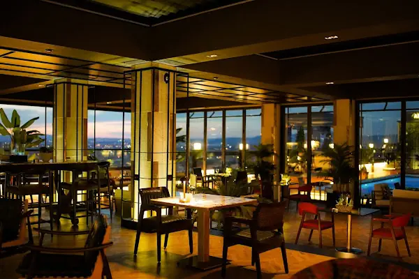 LUNA BAR RESTAURANT