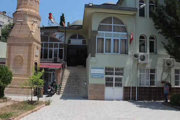 Hatice Kurttepeli Cami