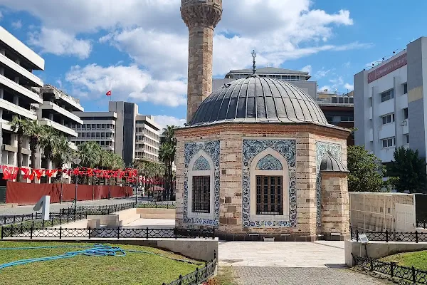 İzmir Konak Camii