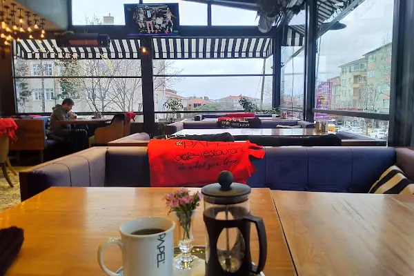IV Papel Cafe Restaurant