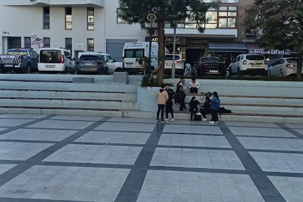 Balçova Belediyesi Otobüs Durağı