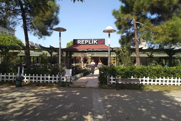 Replik Cafe Restaurant