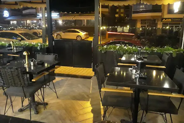 La Perla Café
