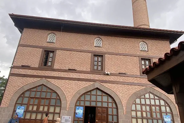 Zincirli Cami