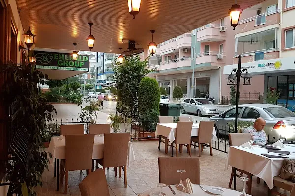 Seasons Restaurant by Mutlu Şevket Yılmaz