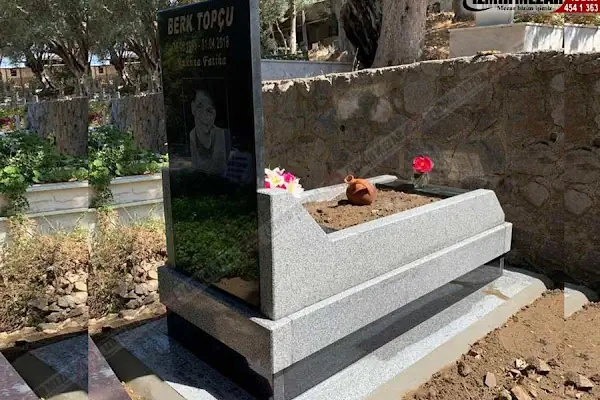 Gümüşlük Mezarlığı