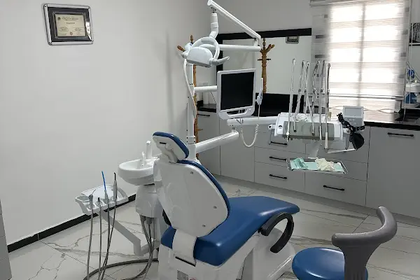 Diş Hekimi Bünyamin Ekinci 7/24 Açık Diş Kliniği