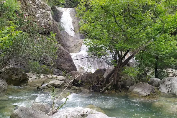 Gelin şelalesi