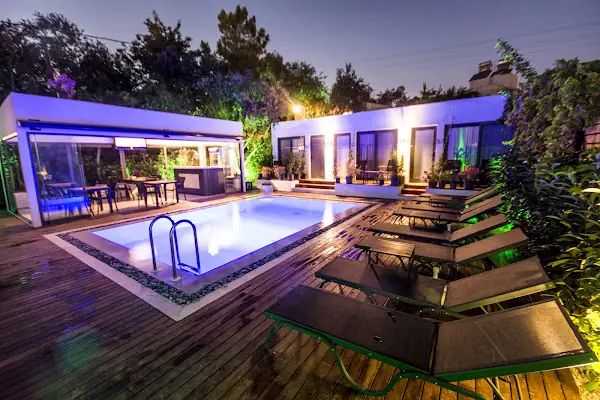ENG GROUP CENTER POINT HOTEL