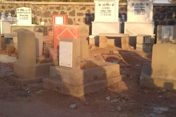 Alipınar Mezarlığı