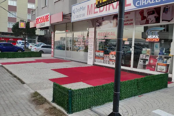 Çınar Eczanesi