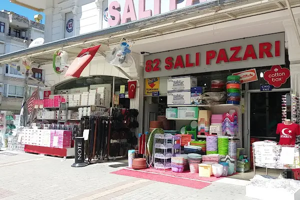 82 Sali Pazari