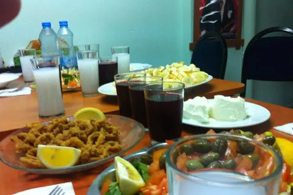 Bayraklı Balık Pişiricisi