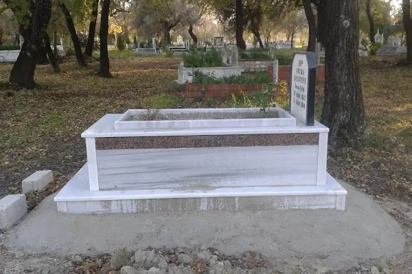 Özlü Mezarlığı